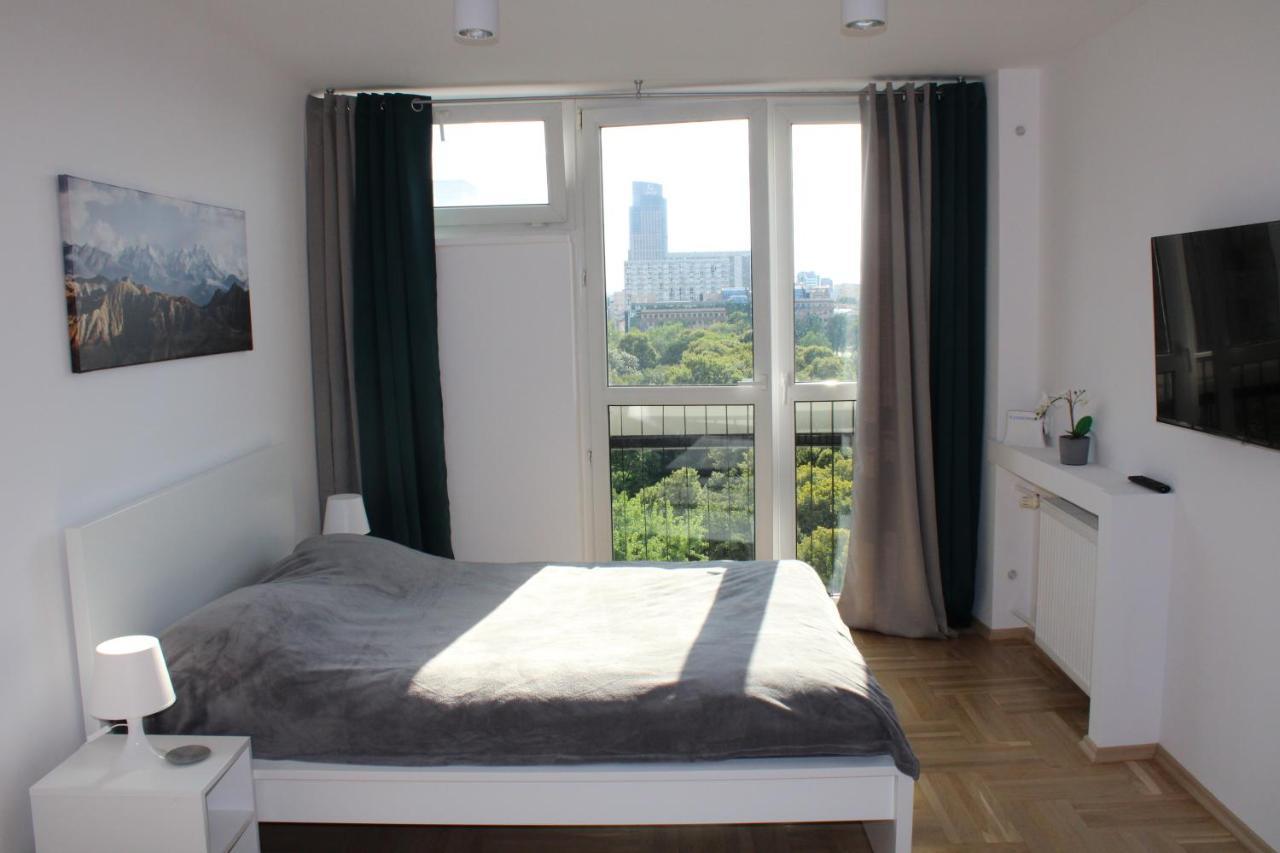 Strict Center Warsaw Comfortable Apartment, 10Th-Floor With Beautiful View On The Park And Skyscrapers, Free Wifi, Self Check-In/Out Luaran gambar